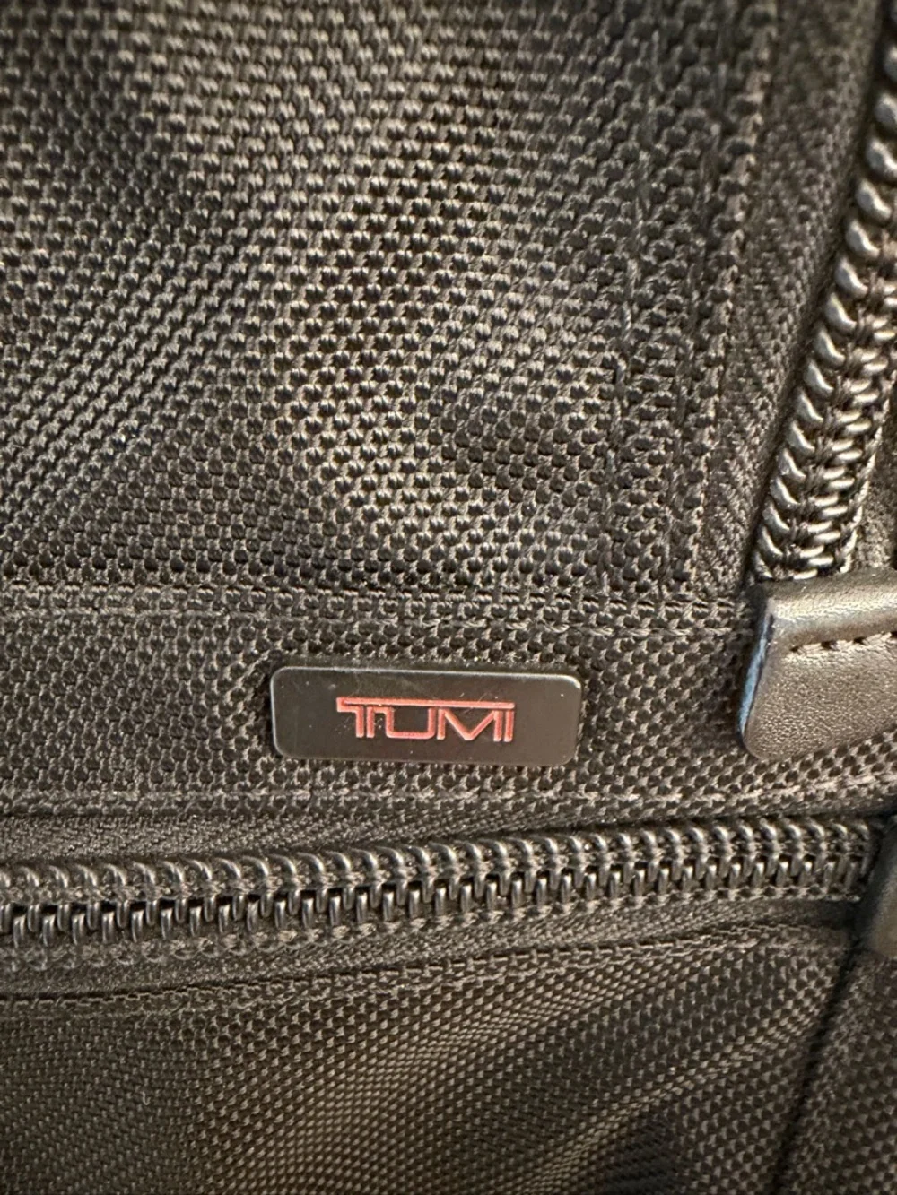 TUMI ALPHA T-PASS SCREEN LAPTOP SLIM BLACK BRIEFCASE SHOULDER BAG 26516